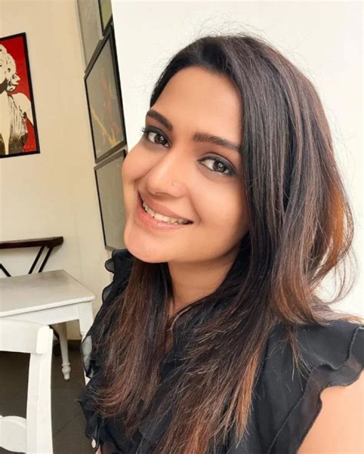 Divya Pillai Wiki, Age, Bio, Movies, Husband, and beautiful Photos