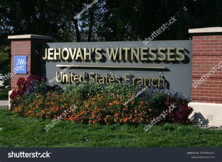 Do jehovah witnesses ride bikes |
