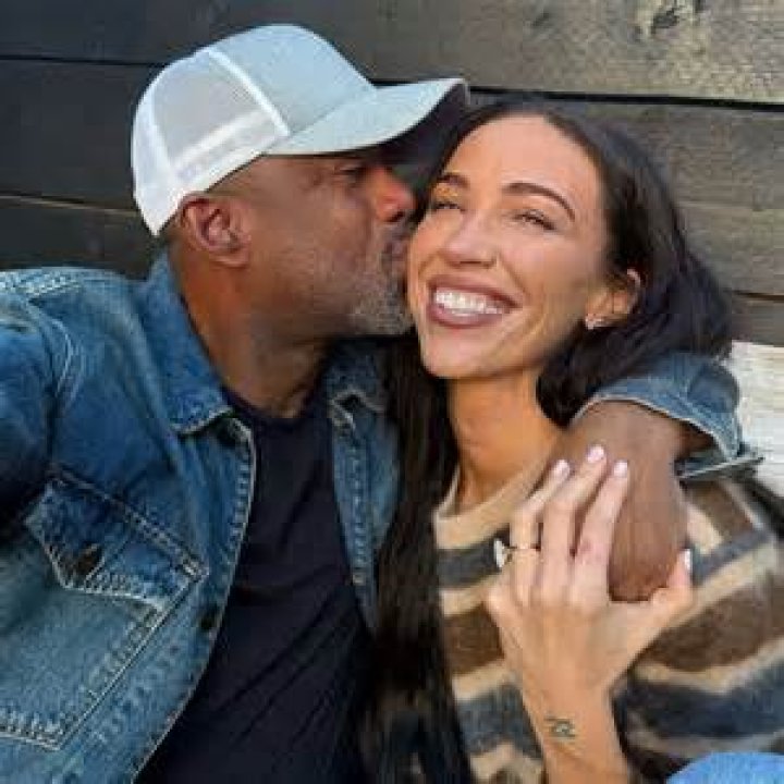 Does Darius Rucker have any brothers or sisters?