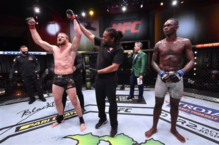 Does Israel Adesanya have a wife or girlfriend?