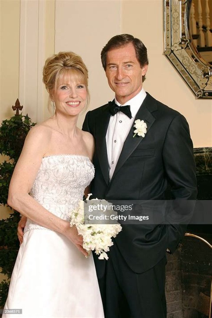 Donna Hanover Net Worth | SnogBlogy