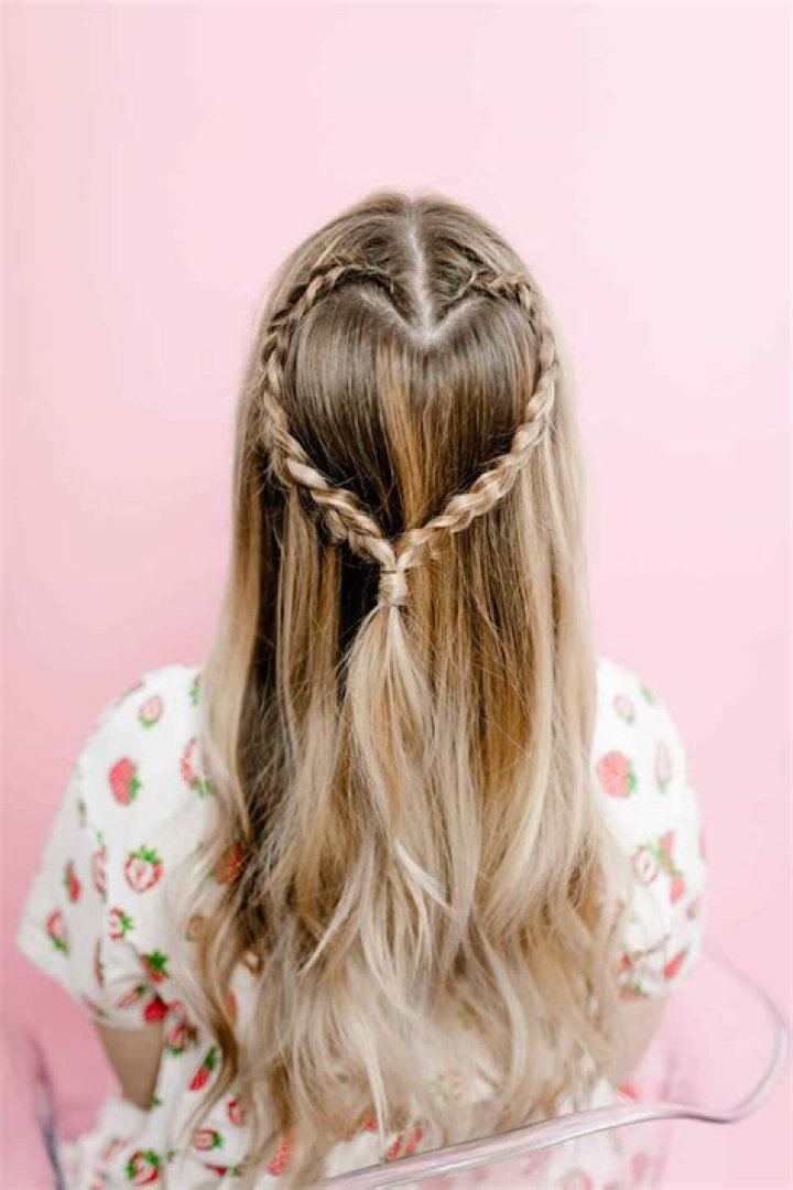 Easy HeartShaped Braid A Beautiful Mess Hair styles, Braided