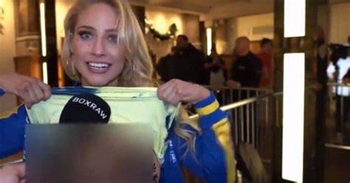 Ebanie Bridges Lifts Her Shirt MidInterview and Flashes Her Boobs