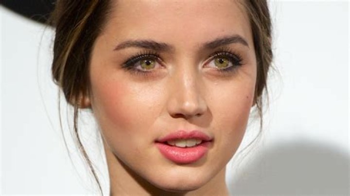 Eliza Dushku Biography Facts, Childhood, Family Life & Achievements