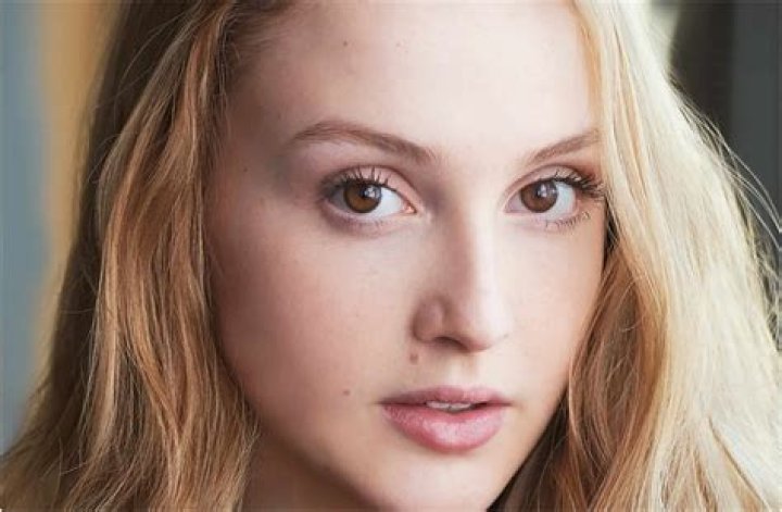 Ella Jonas Farlinger bio age, height, boyfriend, birthday, wiki, net