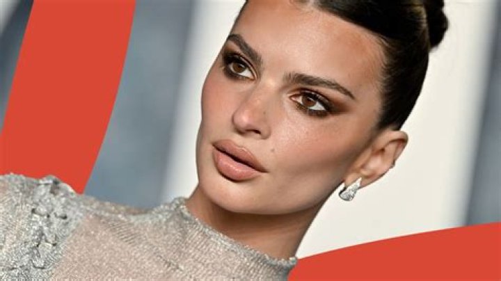 Emily Ratajkowski On Harry Styles Kissing Video ·