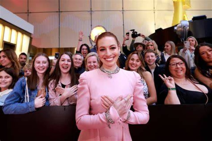 Emma Watkins |