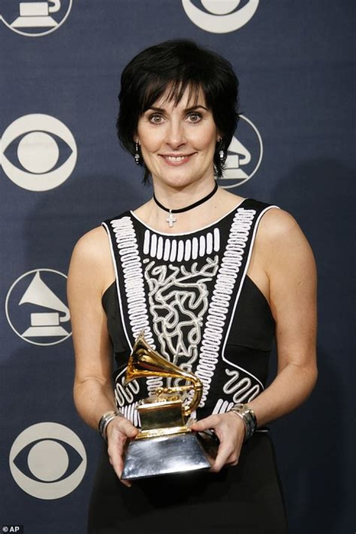 Enya Net Worth (2024 Update)