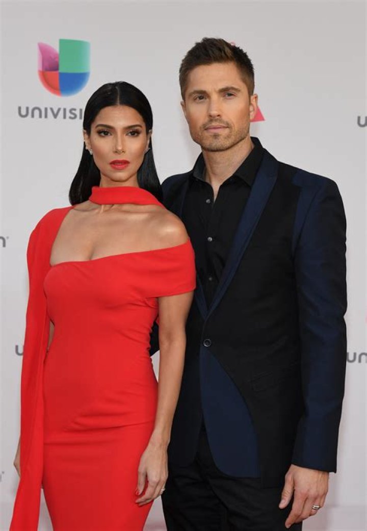 Eric Winter and Roselyn Sanchez spill the soapy tea amid Eva Longoria
