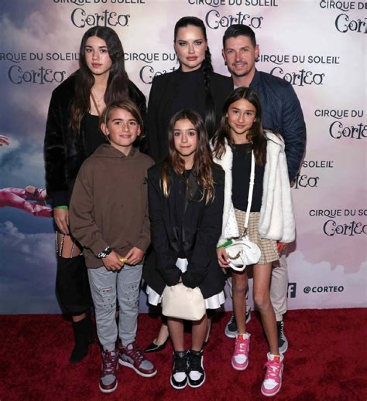 Erika Nardini Wiki (Barstool Sports' CEO) Age, Husband, Biography, Family & More 2 Erika Nardini with her family