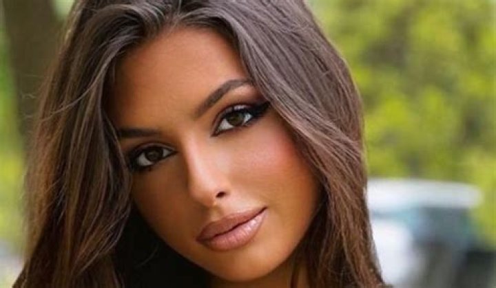 Eva Savagiou Bio, Age, Height, Wiki Instagram Biography
