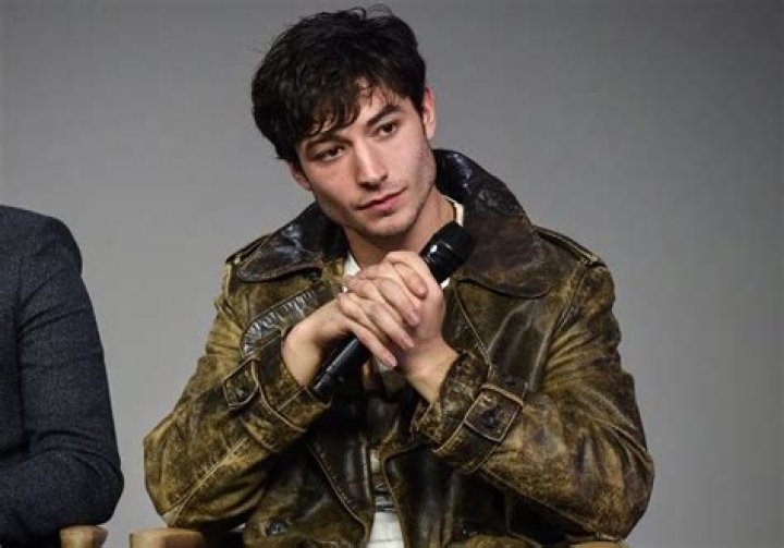 Ezra Miller. Ezra miller, Famosos, Actrices