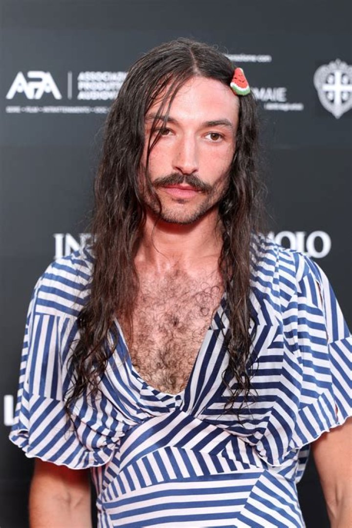 Ezra Miller Photostream in 2021 Ezra miller, Ezra, Long hair styles men