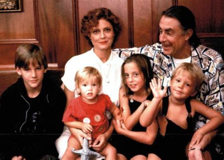 Family photo, early 1980s. L to R Kate Winslet, Roger Winslet, Beth