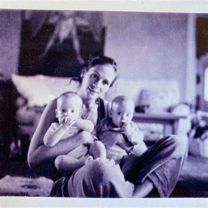 Famous Film Actress, Julia Roberts Shares Three Beautiful Children With Her Long Term Husband, Danie ·
