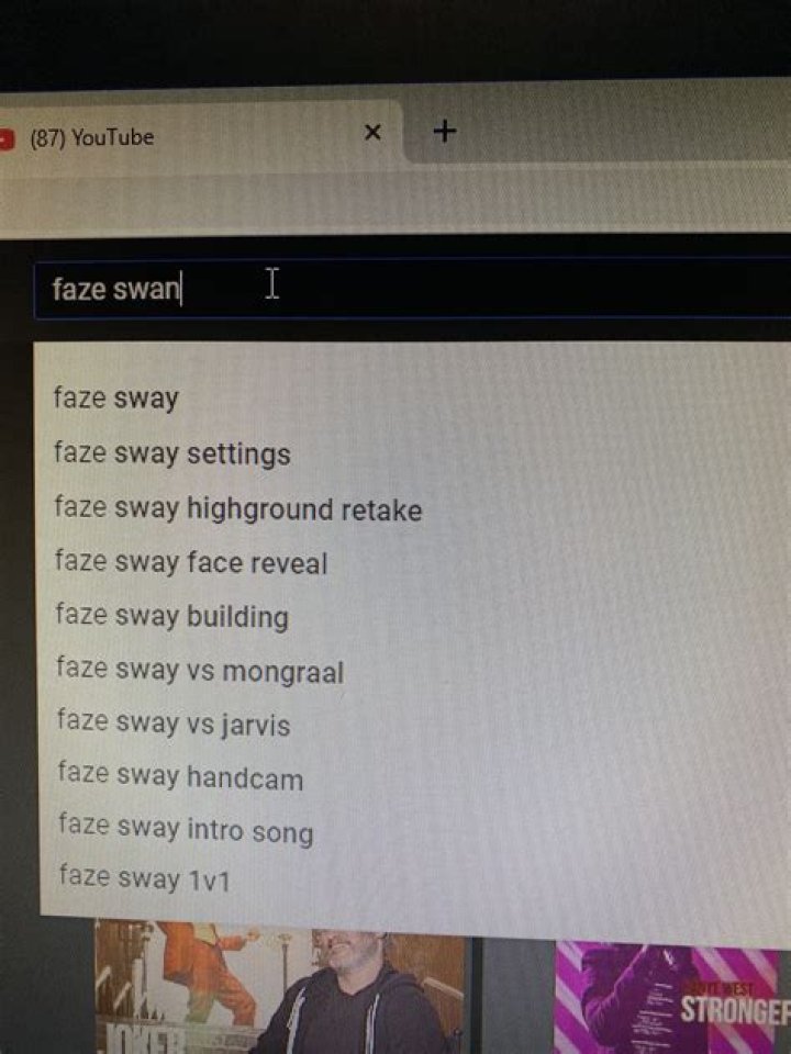 Faze Swan Face