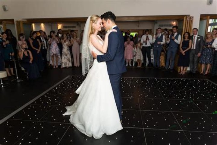 First Dance, Carmelo-maika