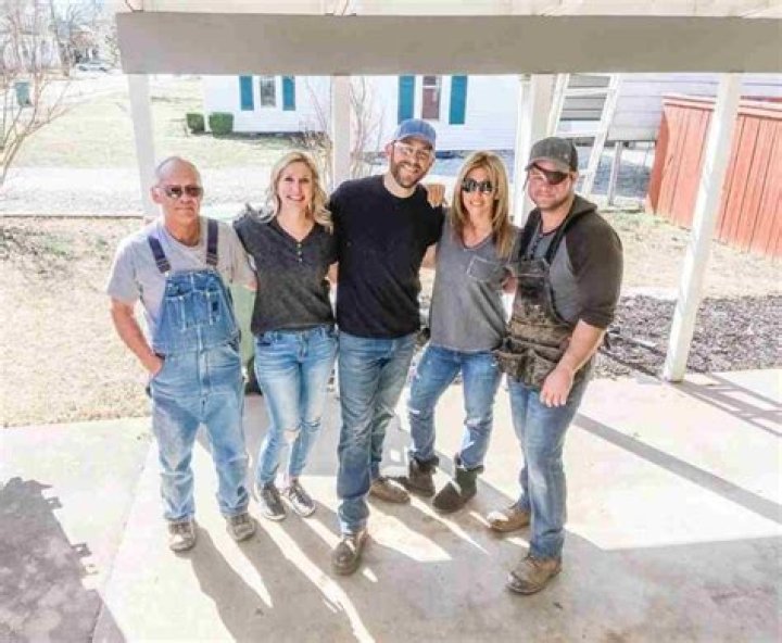 Fixer to Fabulous Cast, Location, Lawsuit