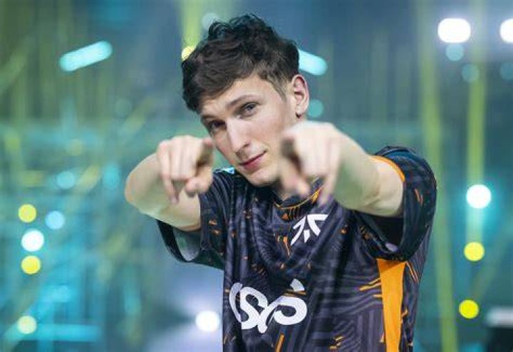Fnatic Boaster Settings & Hardware ValorFeed