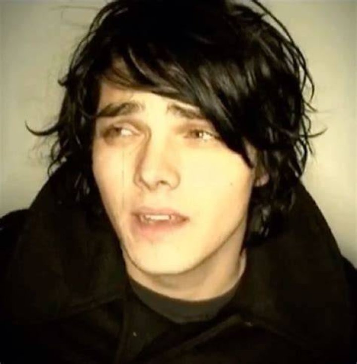 Gerard Way's Instagram, Twitter & Facebook on IDCrawl