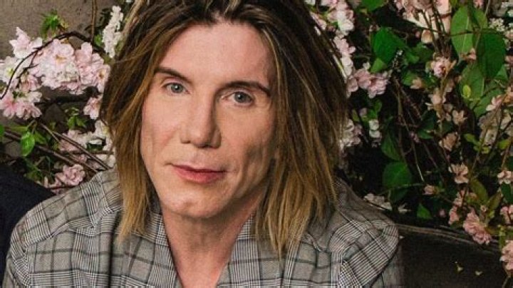 Goo Goo Dolls John Rzeznik Sings "Day After Day" & Taylor Swift in a