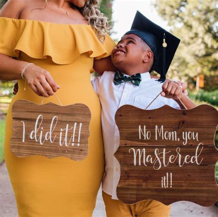 graduating mom photo ideas senior pictures with kids college grad