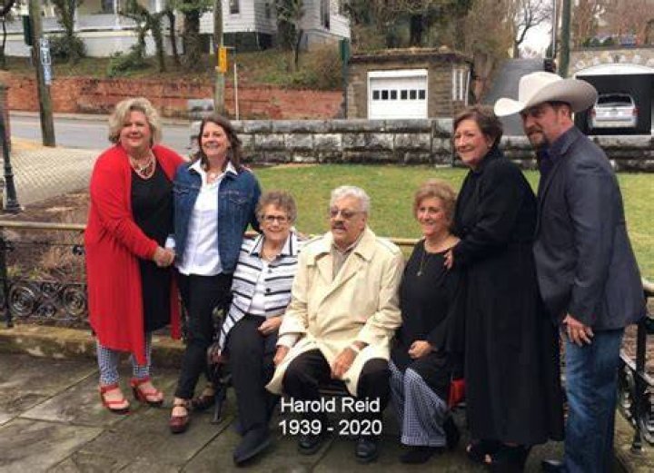 Harold Reid Net Worth