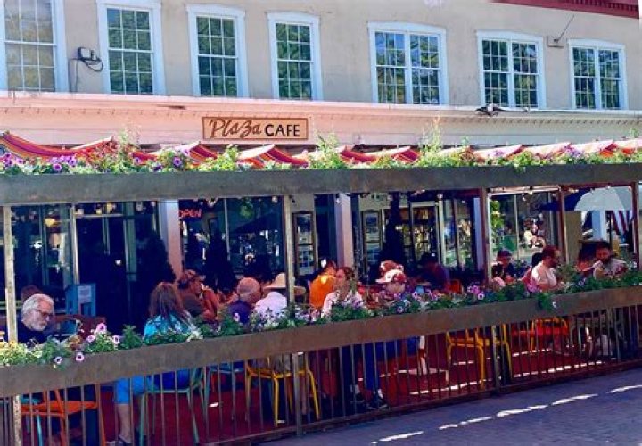 Harry&rsquo;s Plaza Cafe in Santa Barbara reopens with new safety measures