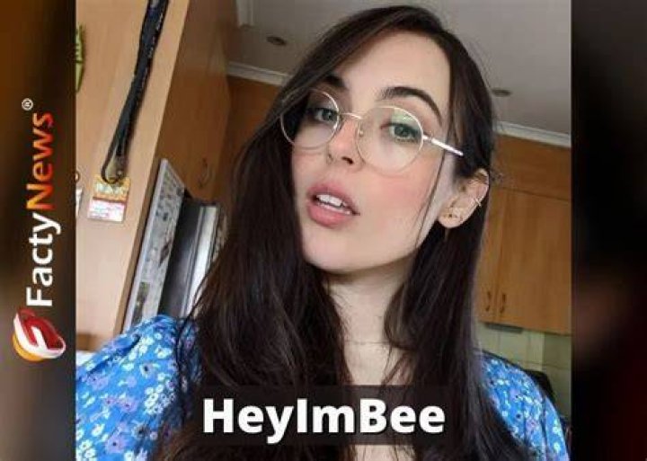 Heyimbee... She's so.. perfect. And nice. Youtubers, Clothes design