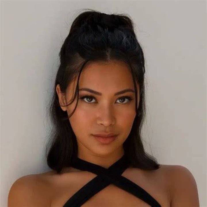 Hot Chanel Uzi Nude OnlyFans Leaks Show Boob