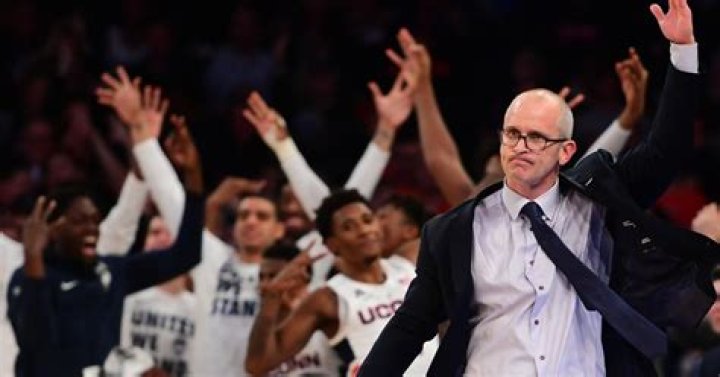 How Bobby Hurley helped his brother Dan Hurley get a win for UConn