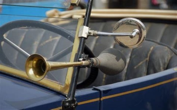 How Much Does Car Horn Repair Cost?