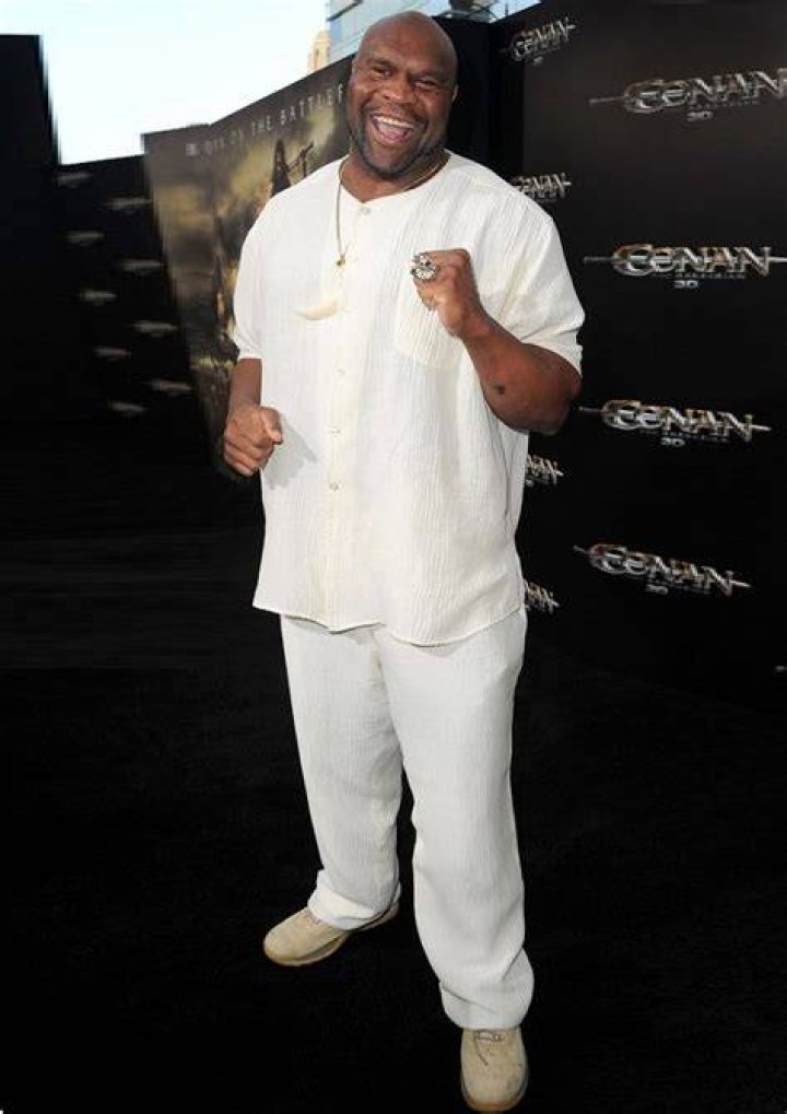 How tall is Bob Sapp