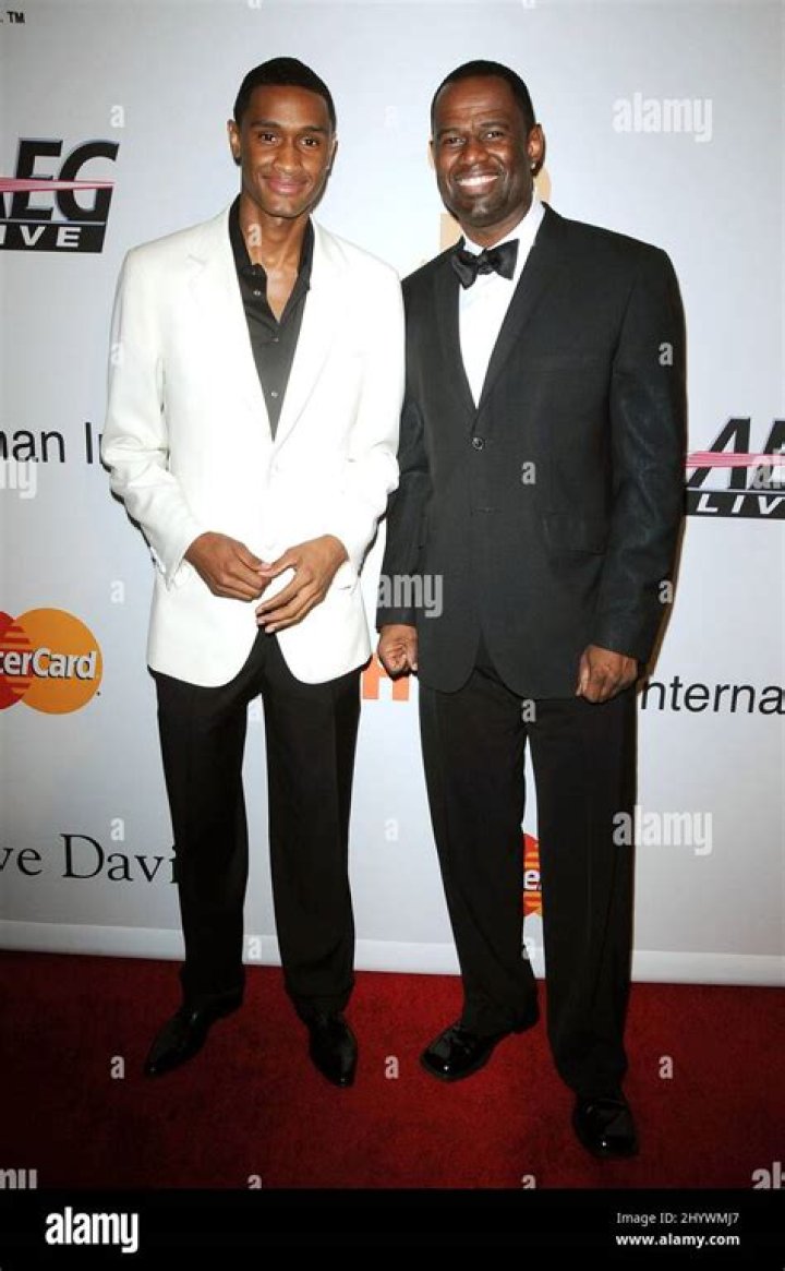 How tall is Brian McKnight