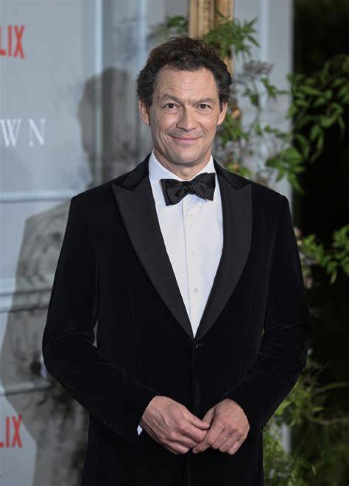 How tall is Dominic West
