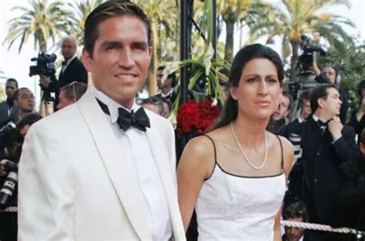 How tall is Jim Caviezel