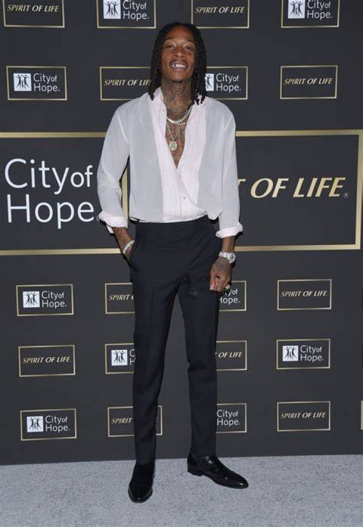 How tall is Wiz Khalifa Real Age, Weight, Height in feet