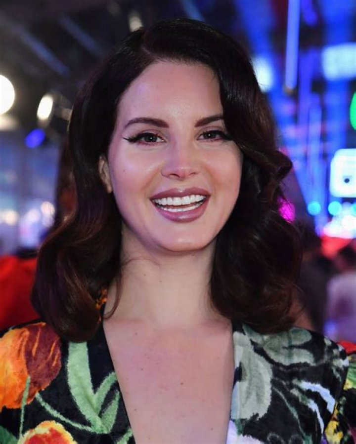 How to Achieve Lana Del Rey's Grammy Awards 2018 CatEye in 5 Steps