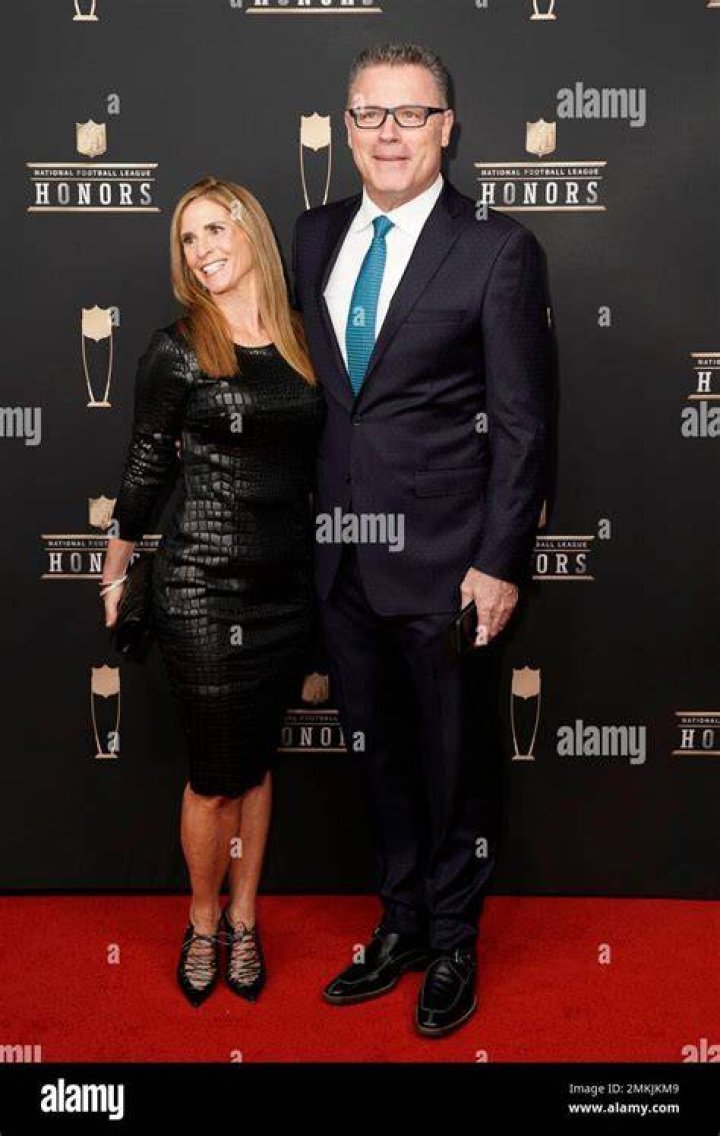 Howie Long Wife, Sounds, Family, Age, Height, Biography |