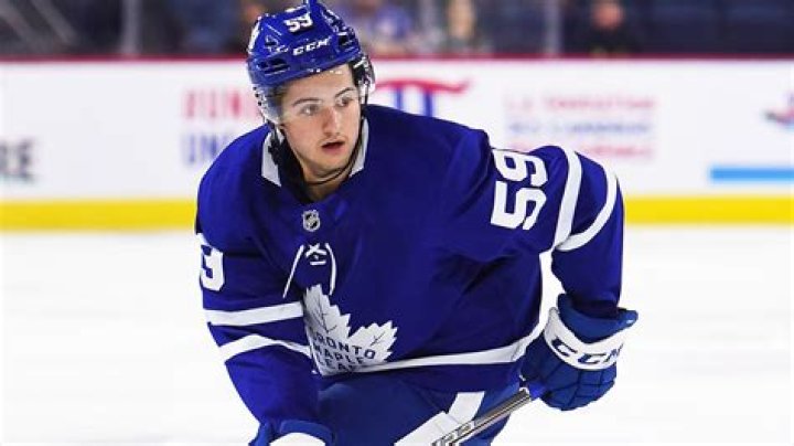 Hurricanes sign forward Jeremy Bracco to oneyear, twoway contract