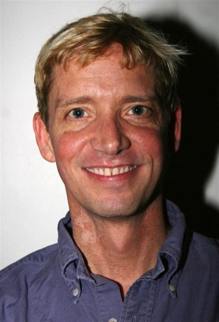 Ian Falconer Cause Of Death Natural Cause Or Kidney Failure?