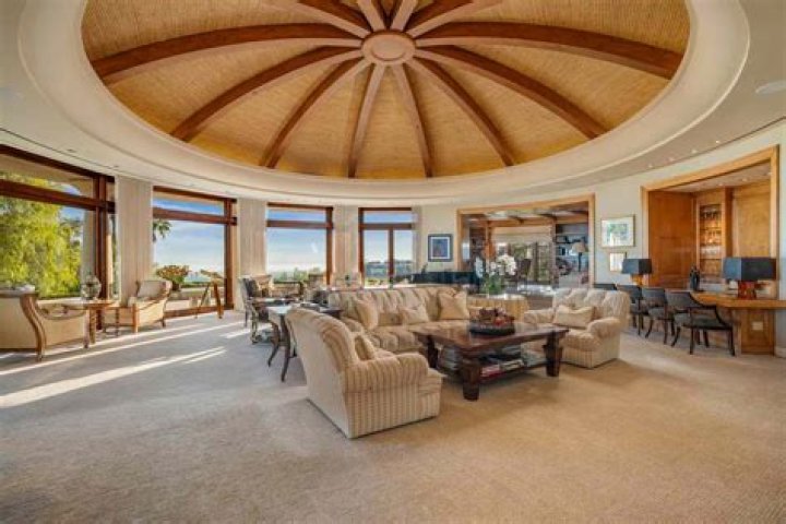 Inside Quincy Jones Life With His Spouse and Children