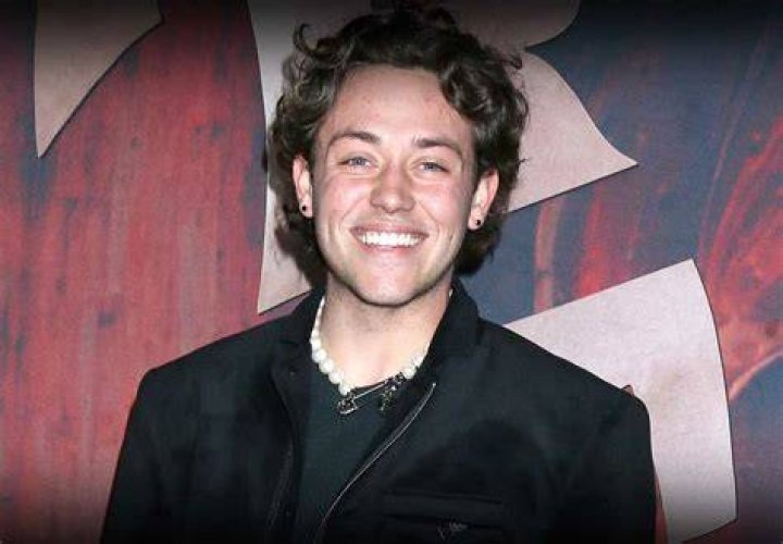 Is Ethan Cutkosky related to Lil Xan? Celebrity.fm 1 Official