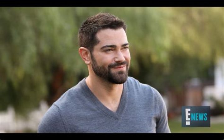 Is Jesse Metcalfe Married? Who is Jesse Metcalfe's Wife? Does he Have Kids?