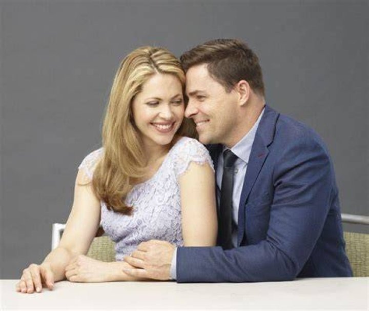 Is Kavan Smith married, who is the wife or girlfriend and net worth?