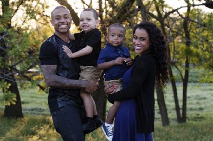 Isaiah Thomas Wife, Son, Dad, Sister, Family, Height, Tooth, Salary