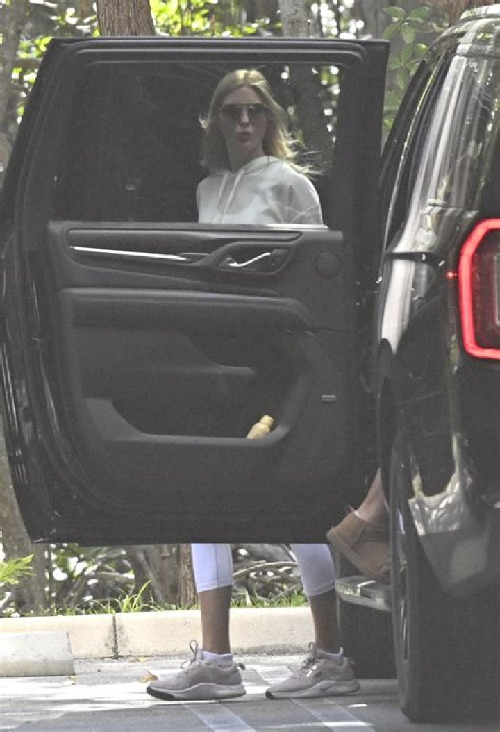 Ivanka Trump takes her kids on the school run Daily Mail Online
