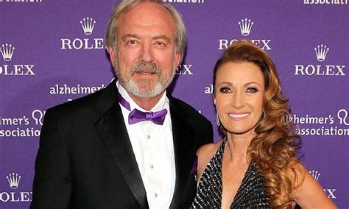 Jane Seymour Finalizes Divorce From James Keach After 22 Years of