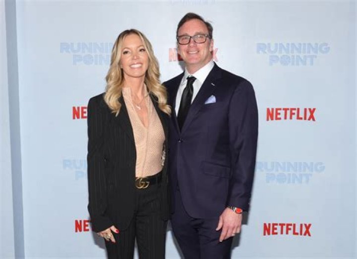 Jay Mohr and Jeanie Buss&rsquo; net worths are a world apart but love unites them