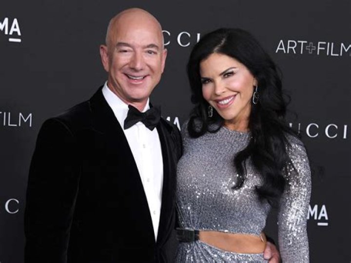 Jeff Bezos Gives Lauren S&aacute;nchez a Pat on the Butt During Vacation in